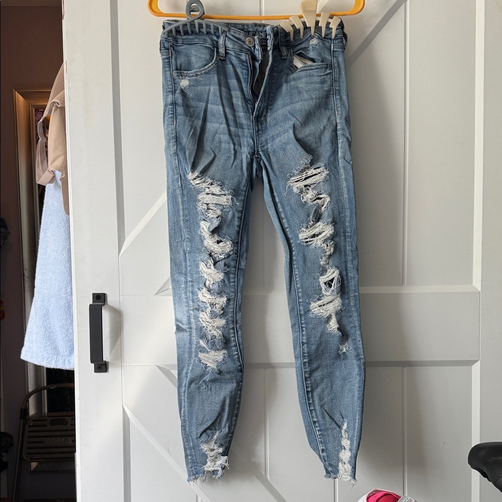 American Eagle Outfitters Light Blue Distressed Skinny Jeans